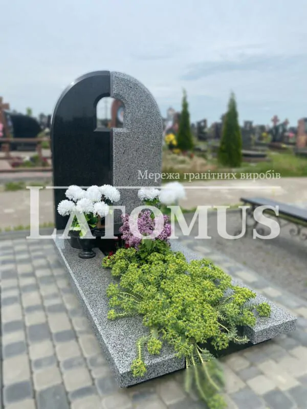 Ексклюзивний одинарний памятник з граніту купити