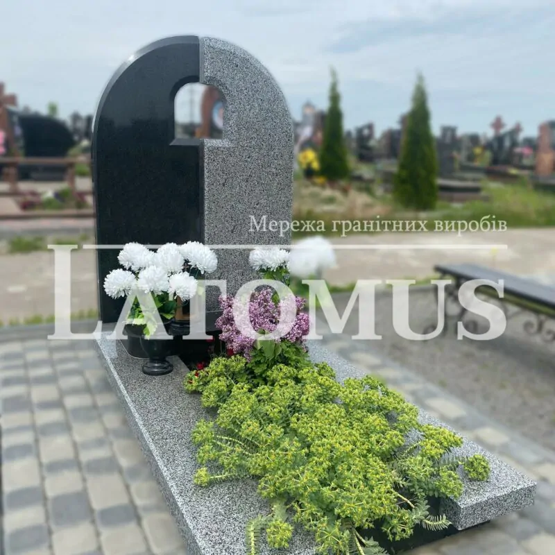 Ексклюзивний одинарний памятник з граніту купити