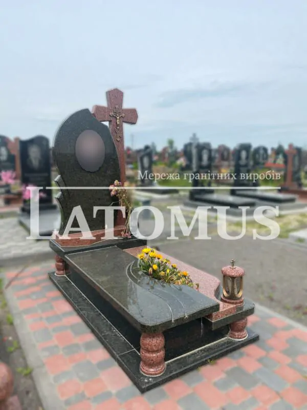 Ексклюзивний одинарний памятник з граніту купити