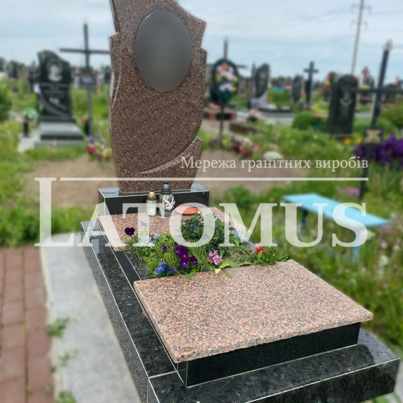 Ексклюзивний одинарний памятник з граніту купити