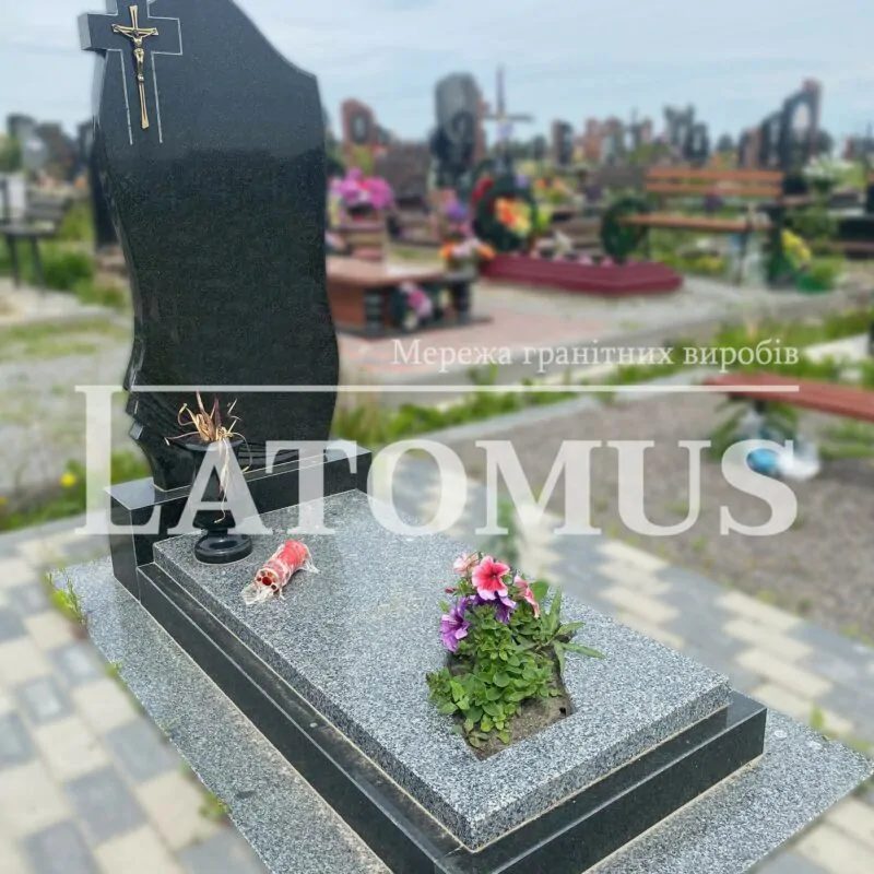 Ексклюзивний одинарний памятник з граніту купити