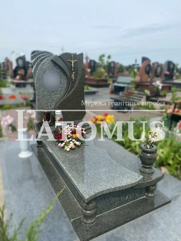 Ексклюзивний одинарний памятник з граніту купити