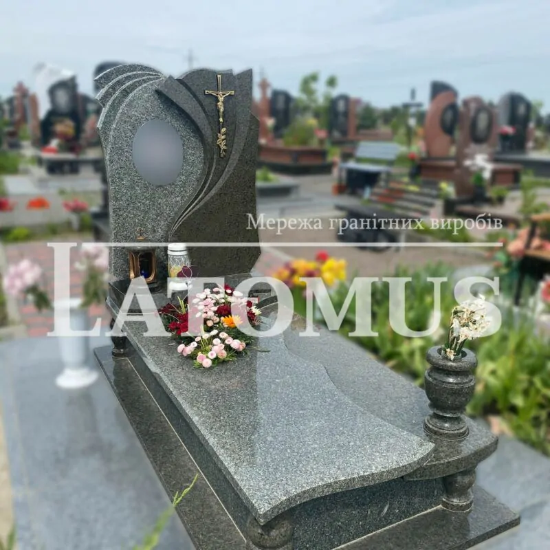 Ексклюзивний одинарний памятник з граніту купити