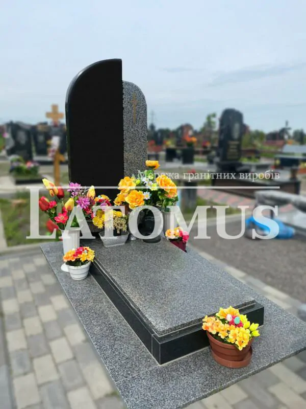 Ексклюзивний одинарний памятник з граніту купити