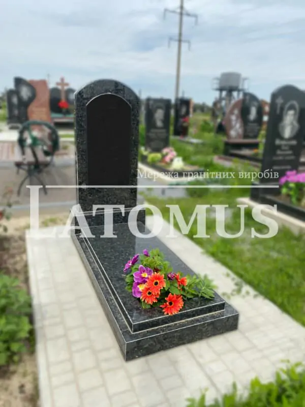 Елегантний одинарний памятник з граніту купити