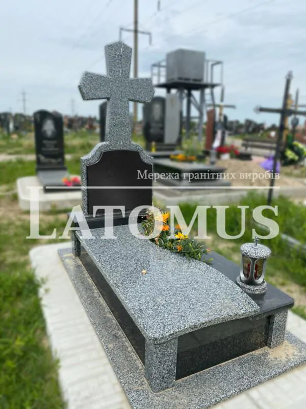 Елегантний одинарний памятник з граніту купити