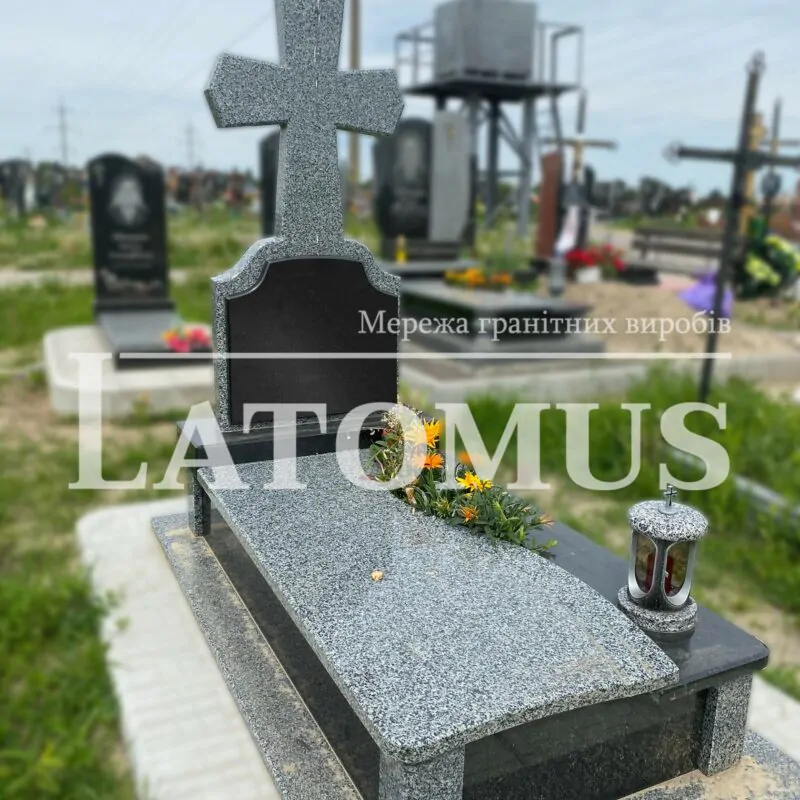 Елегантний одинарний памятник з граніту купити