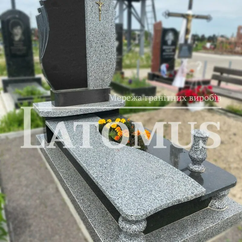 Елегантний одинарний памятник з граніту купити