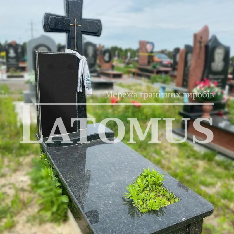 Елегантний одинарний памятник з граніту купити
