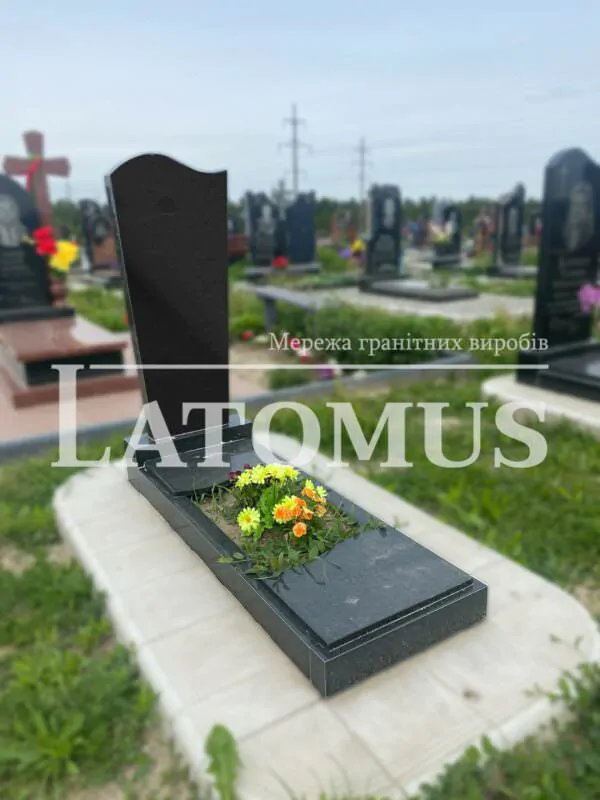 Елегантний одинарний памятник з граніту