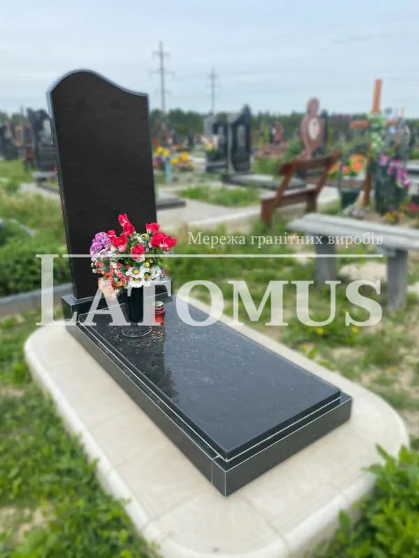 Елегантний одинарний памятник з граніту