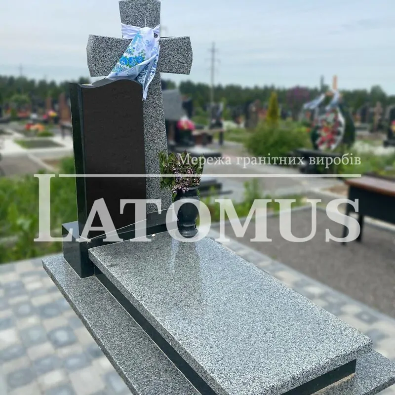 Елегантний одинарний памятник з граніту