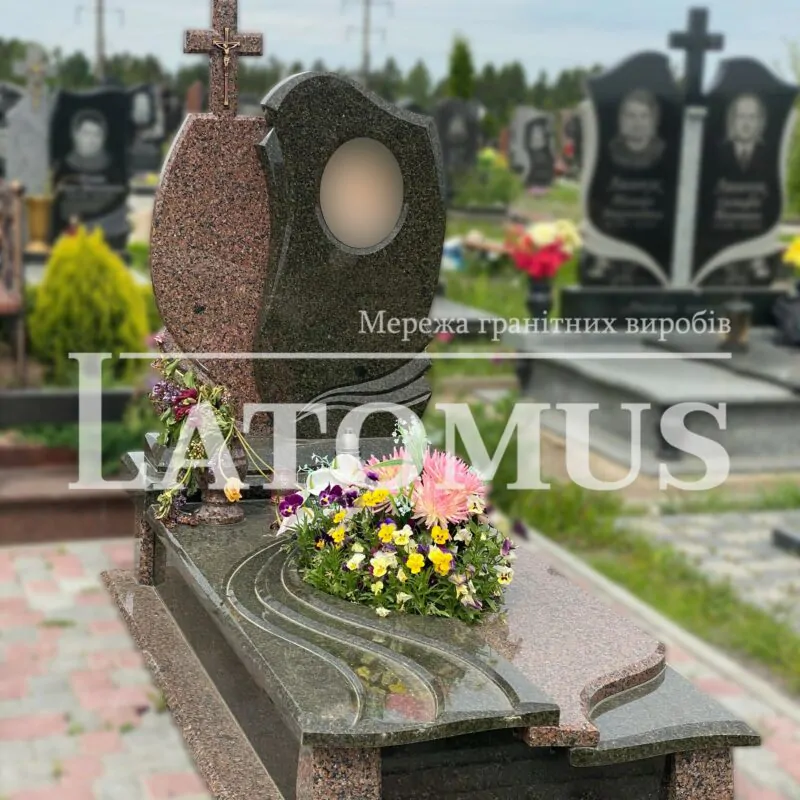 Ексклюзивний памятник з граніту