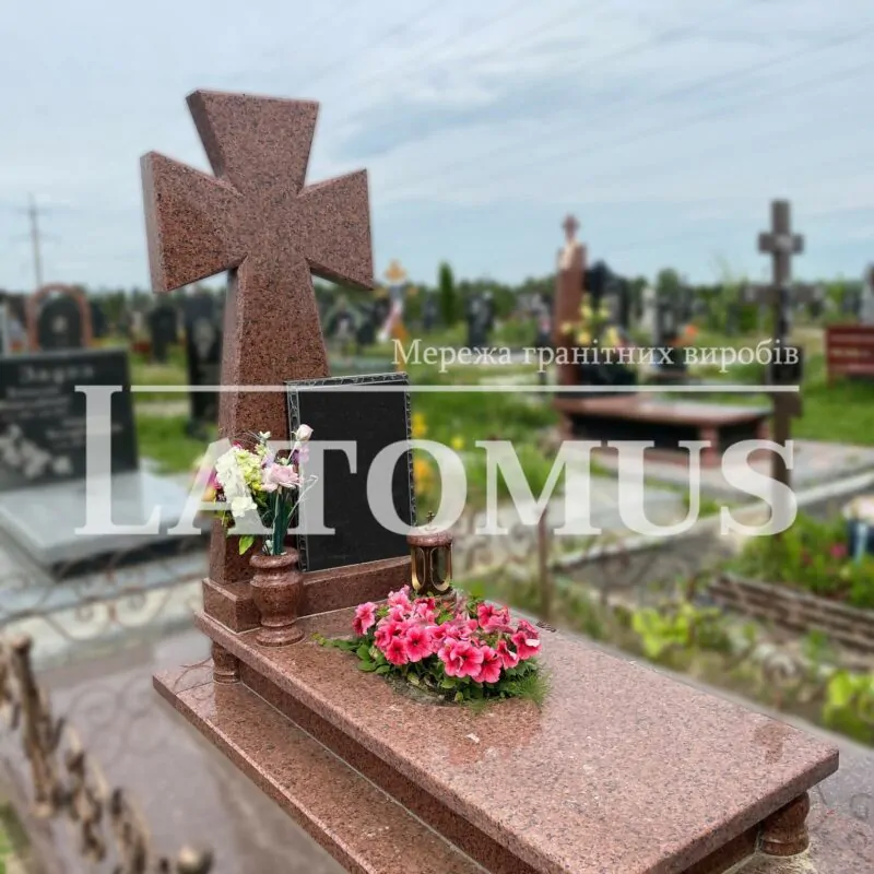 Елегантний одинарний памятник з граніту
