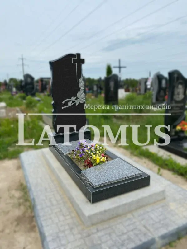 Елегантний одинарний памятник з граніту