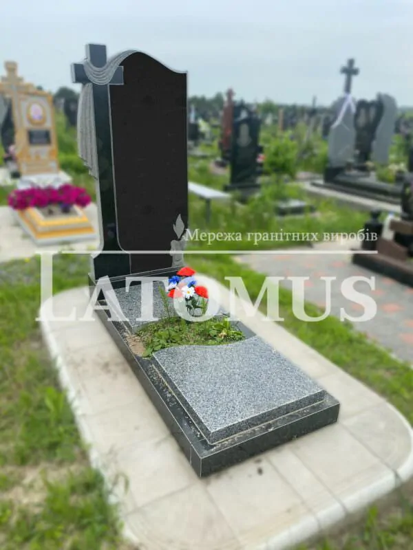 Одинарний памятник з граніту на могилу ціни
