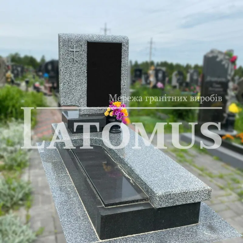 Одинарний памятник з граніту на могилу ціни