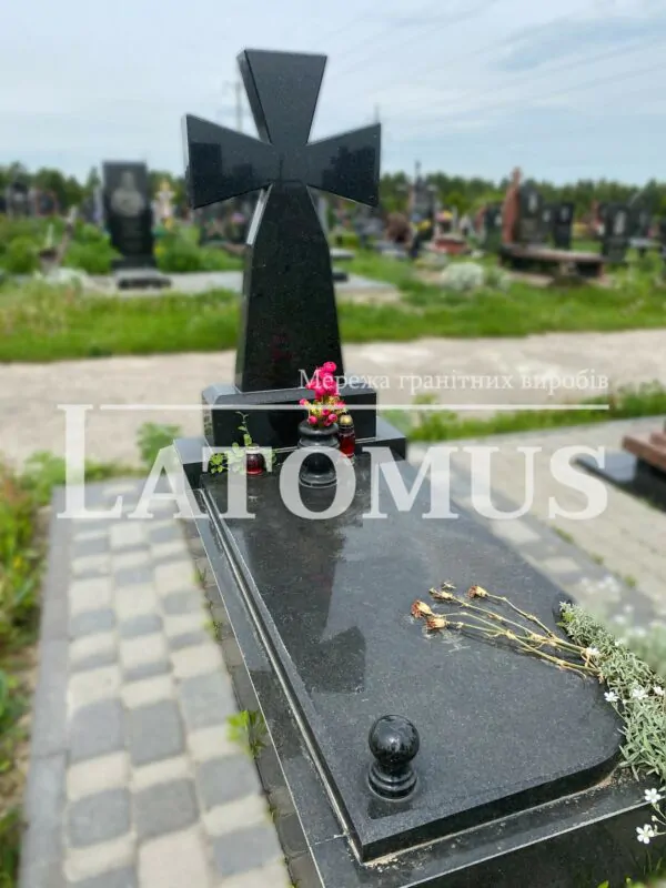 Одинарний памятник з граніту на могилу ціни