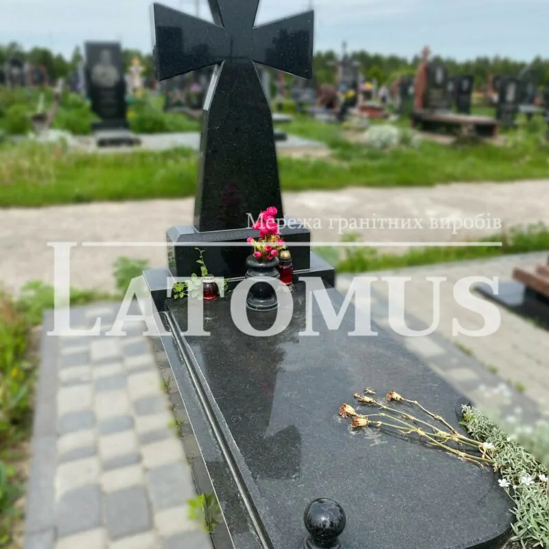 Одинарний памятник з граніту на могилу ціни