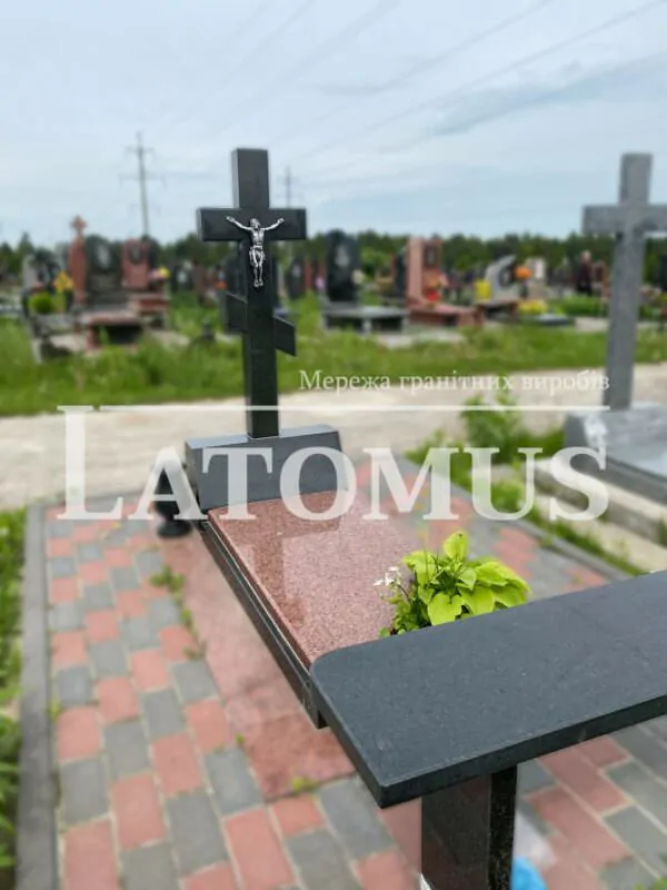 Одинарний памятник з граніту на могилу ціни
