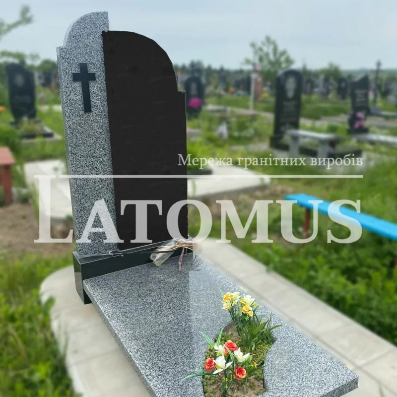 Одинарний памятник з граніту на могилу ціни