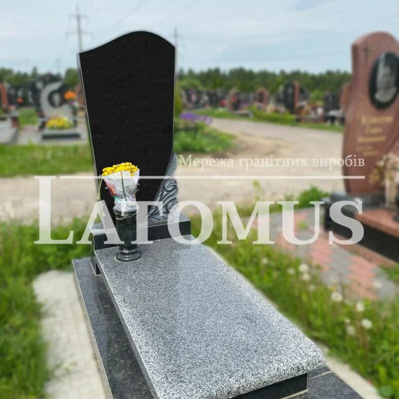 Одинарний памятник з граніту на могилу ціни