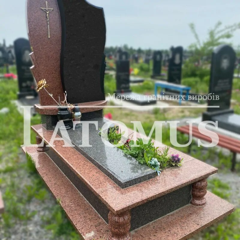 Одинарний памятник з граніту на могилу ціни