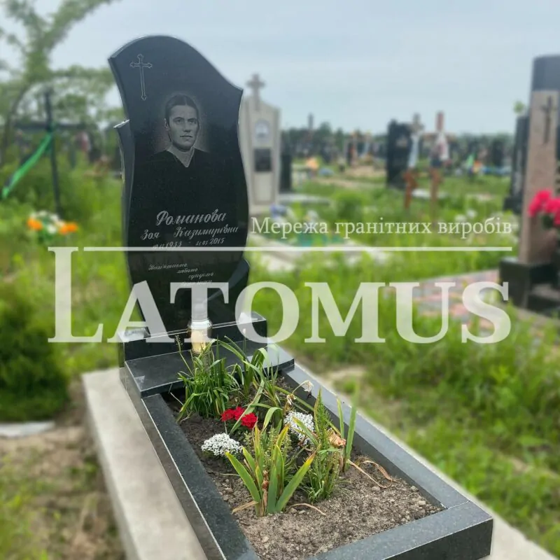 Одинарний памятник з граніту на могилу ціни