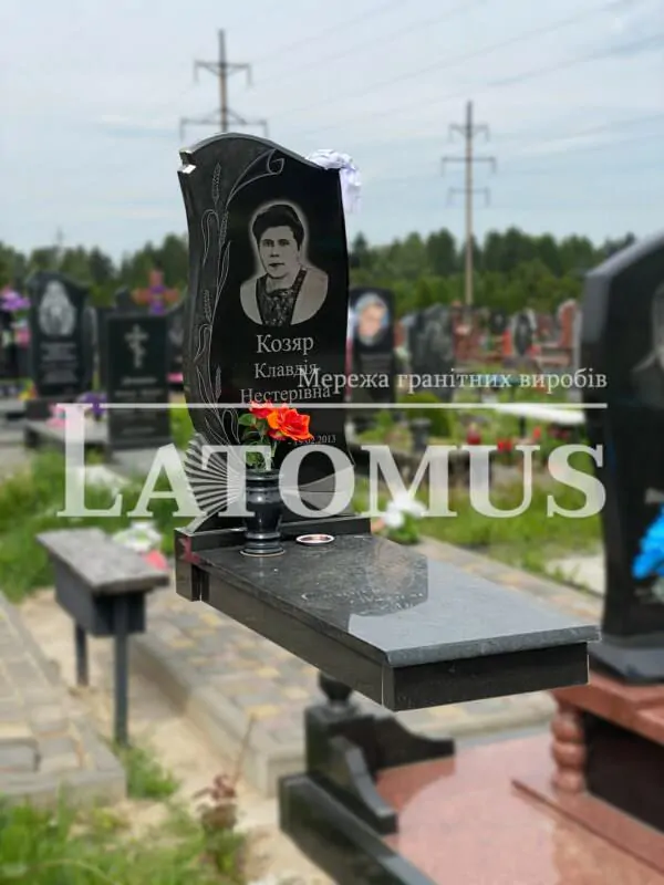 Одинарний памятник з граніту на могилу ціни