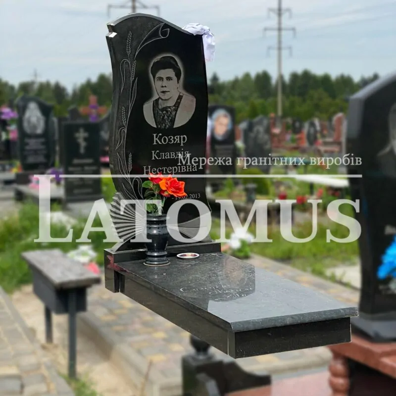 Одинарний памятник з граніту на могилу ціни
