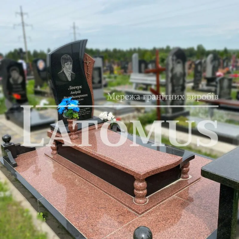 Одинарний памятник з граніту на могилу ціни