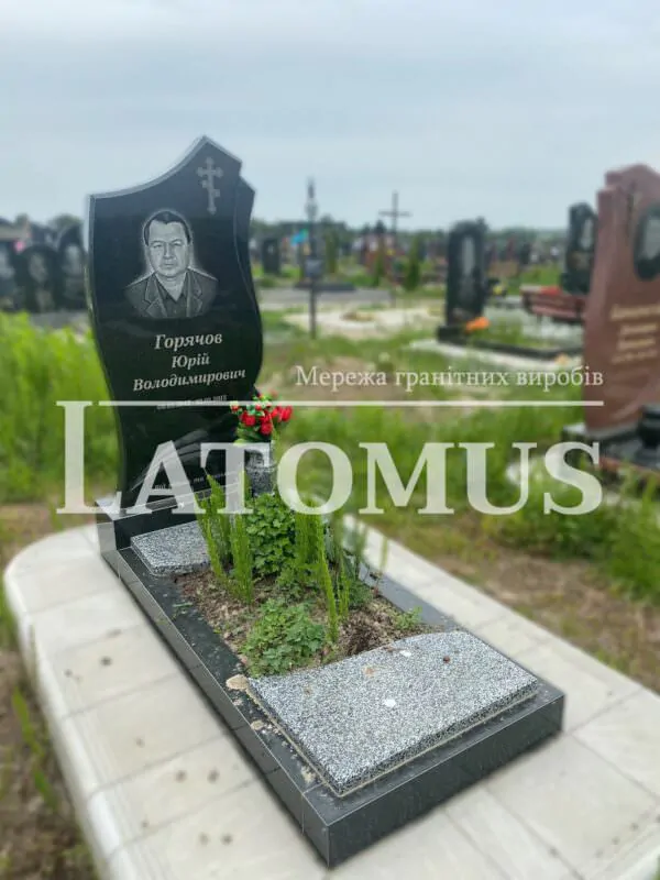 Одинарний памятник з граніту на могилу ціни