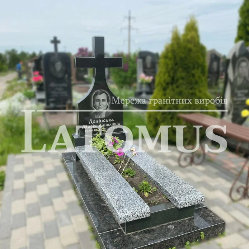 Одинарний памятник з граніту на могилу ціни