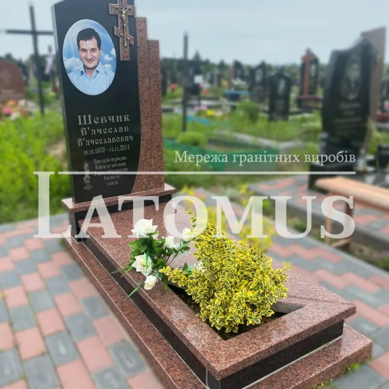 Одинарний памятник з граніту на могилу ціни