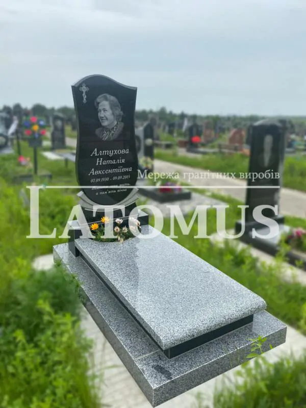 Одинарний памятник з граніту на могилу ціни