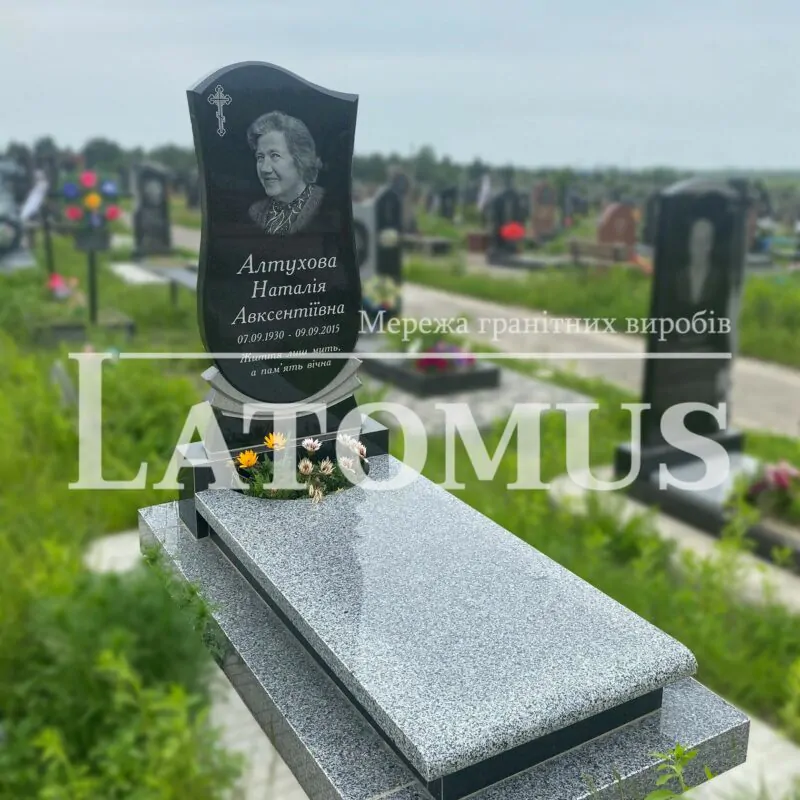 Одинарний памятник з граніту на могилу ціни