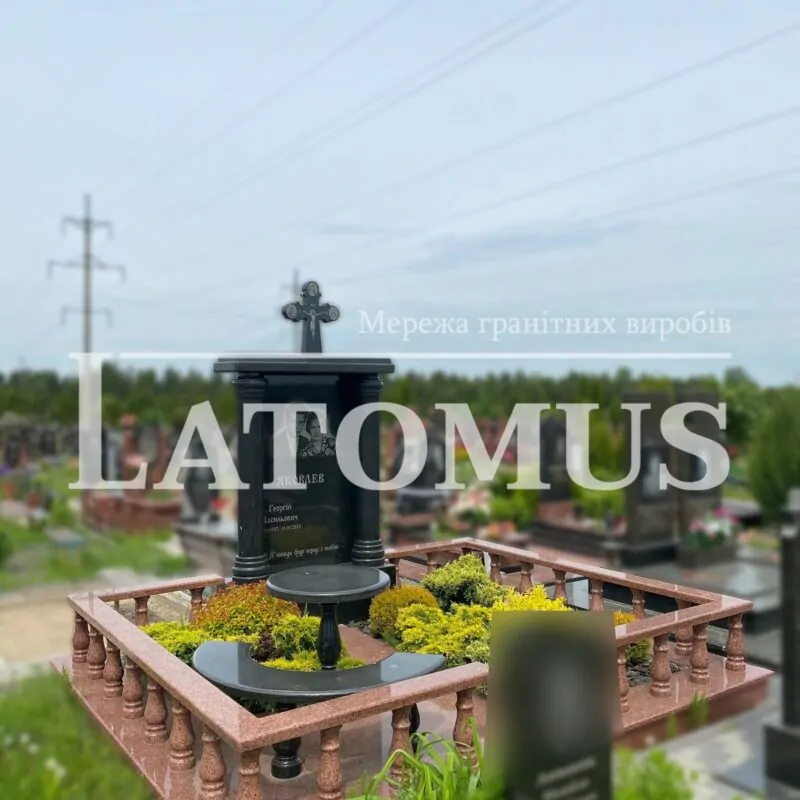 Одинарний памятник з граніту на могилу ціни