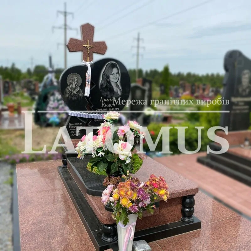 Одинарний памятник з граніту на могилу ціни
