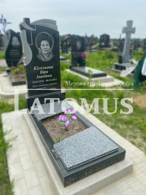 Одинарний памятник з граніту на могилу ціни