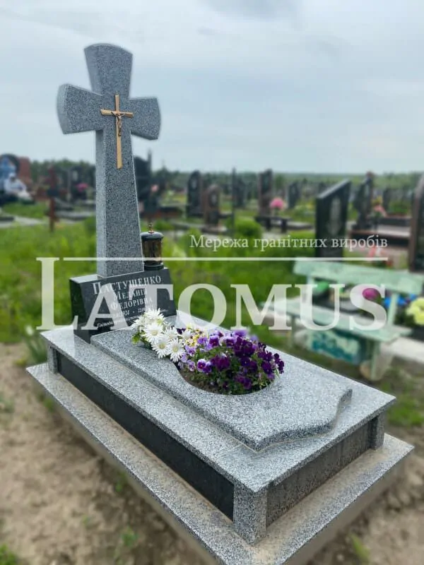 Одинарний памятник з граніту на могилу ціни
