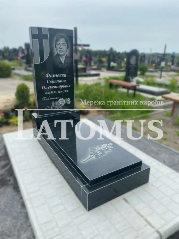 Одинарний памятник з граніту на могилу ціни