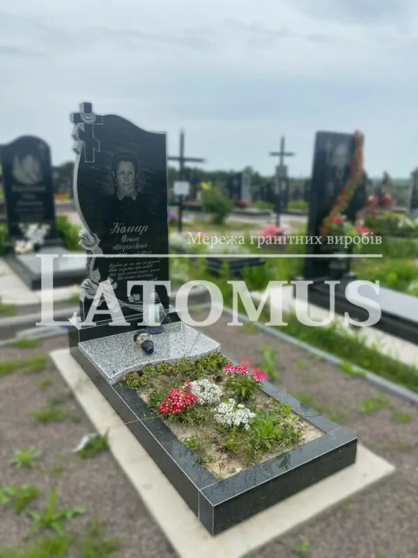 Одинарний памятник з граніту на могилу ціни