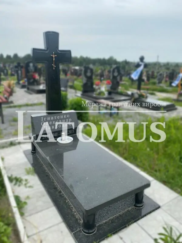 Одинарний памятник на могилу з граніту купити