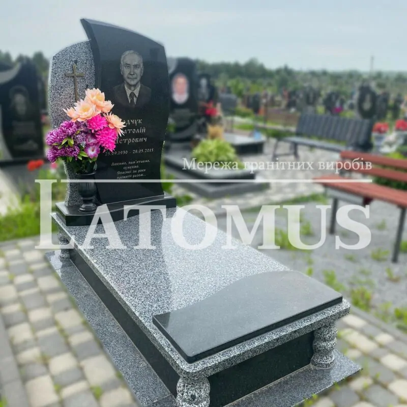 Одинарний памятник на могилу з граніту купити