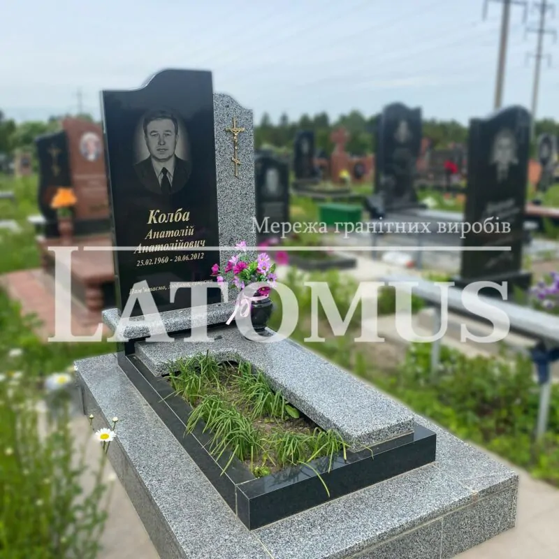 Одинарний памятник на могилу з граніту купити