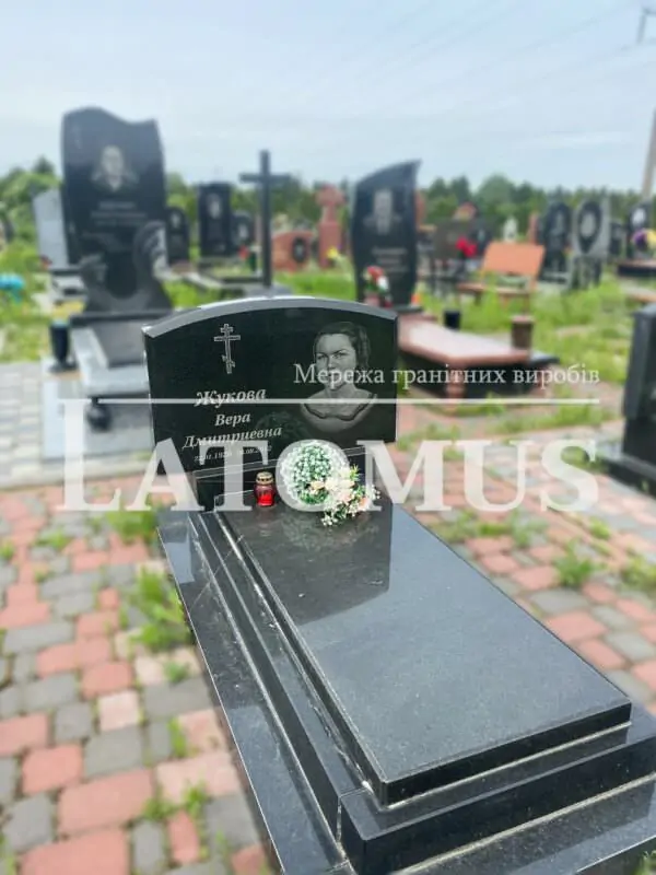 Одинарний памятник на могилу з граніту купити