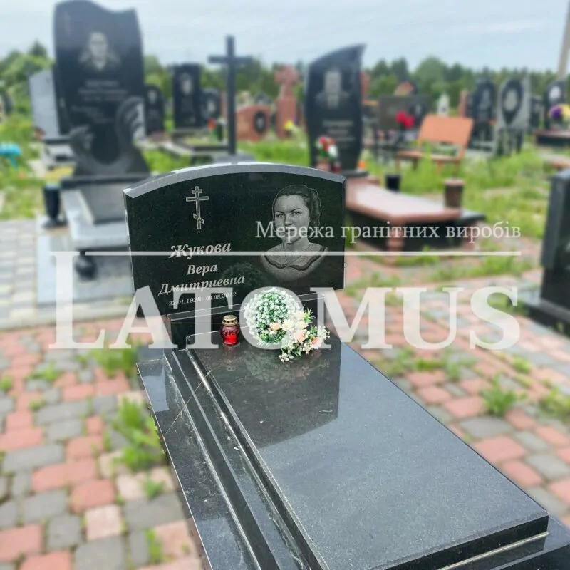 Одинарний памятник на могилу з граніту купити