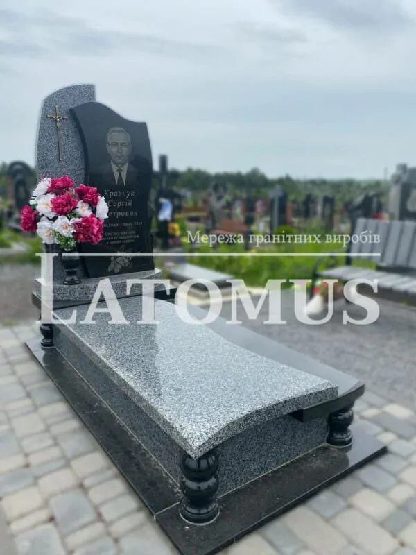 Одинарний памятник на могилу з граніту купити