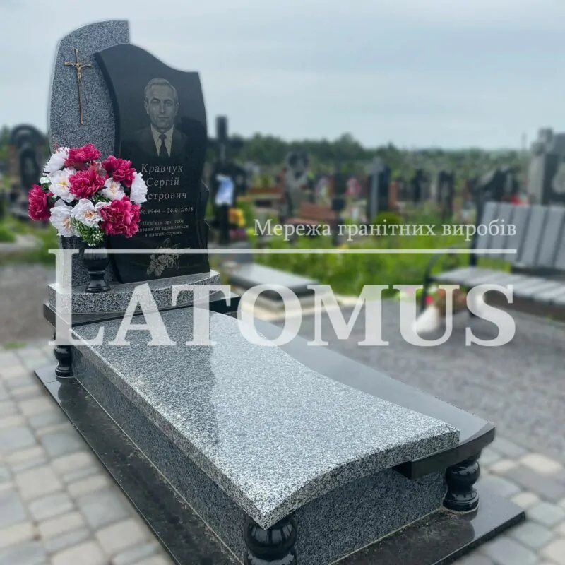 Одинарний памятник на могилу з граніту купити