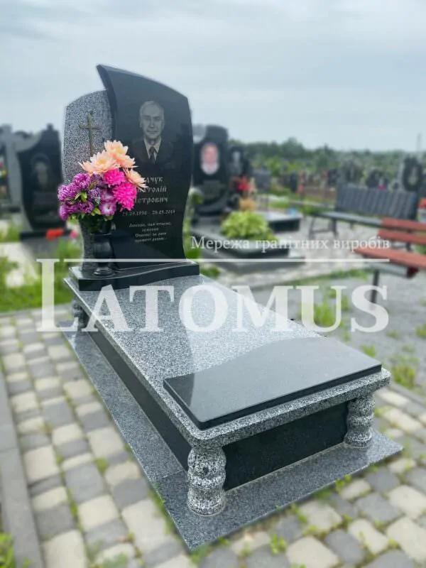 Одинарний памятник на могилу з граніту купити